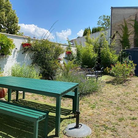 Cote Court Bed and Breakfast LʼIsle-sur-la-Sorgue Eksteriør billede