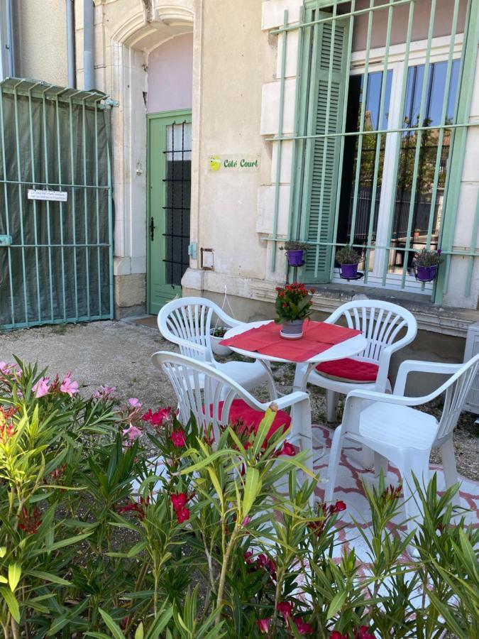 Cote Court Bed and Breakfast LʼIsle-sur-la-Sorgue Eksteriør billede